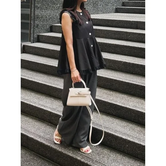 Versatile Women's White Top Handle Bag with Magnetic Closure & Detachable Strap